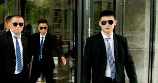建筑公司欠钱不还怎么办，讨债遇到老赖该如何应对，可以找专业讨债公司解决吗？